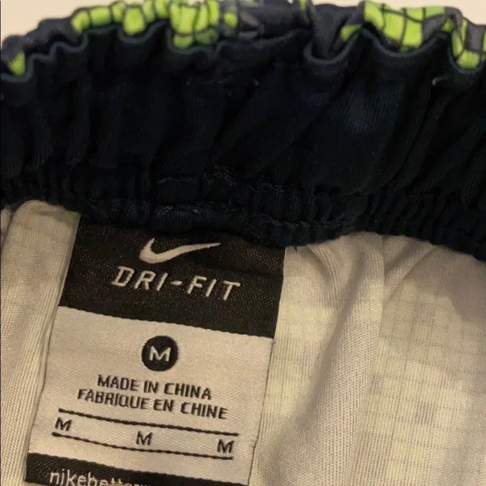Nike Dri-Fit Shorts Green Mindcraft Boys M